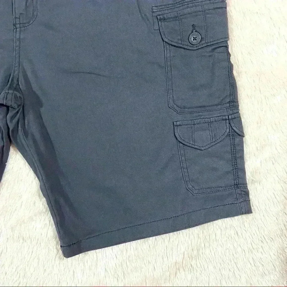 Iron Co. Solid Gray Belted Flat Front Cargo Shorts Size 40 - Picture 3 of 14